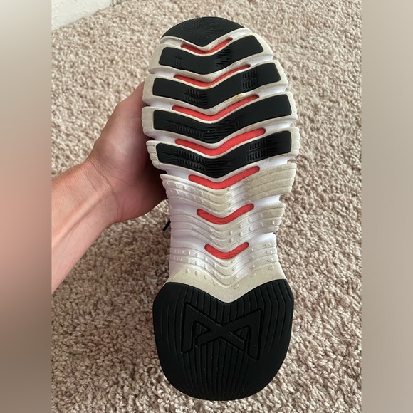 Nike Free Metcons. Size 8.5. - Picture 2 of 5